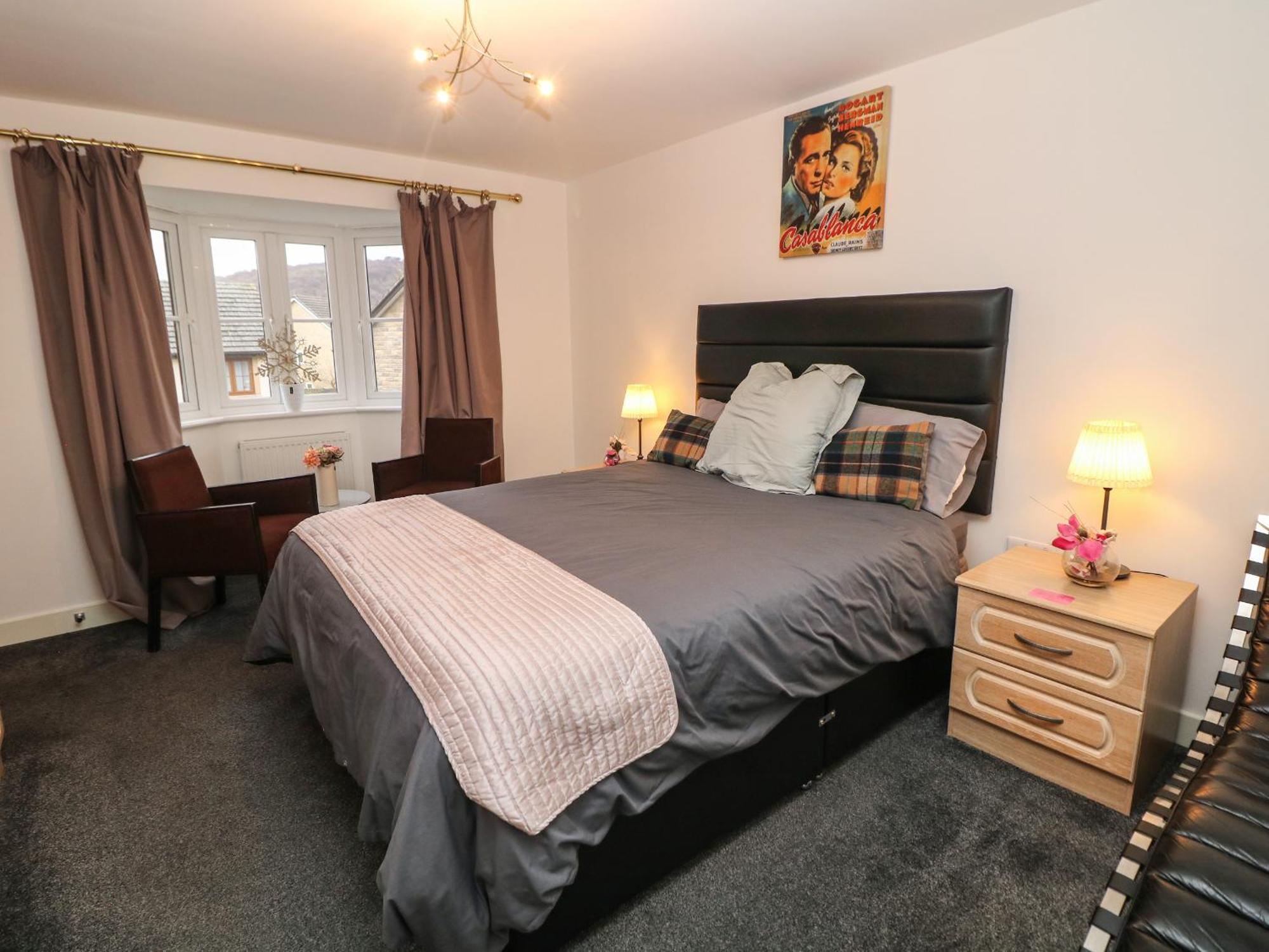 2 Carr Farm Close Glossop