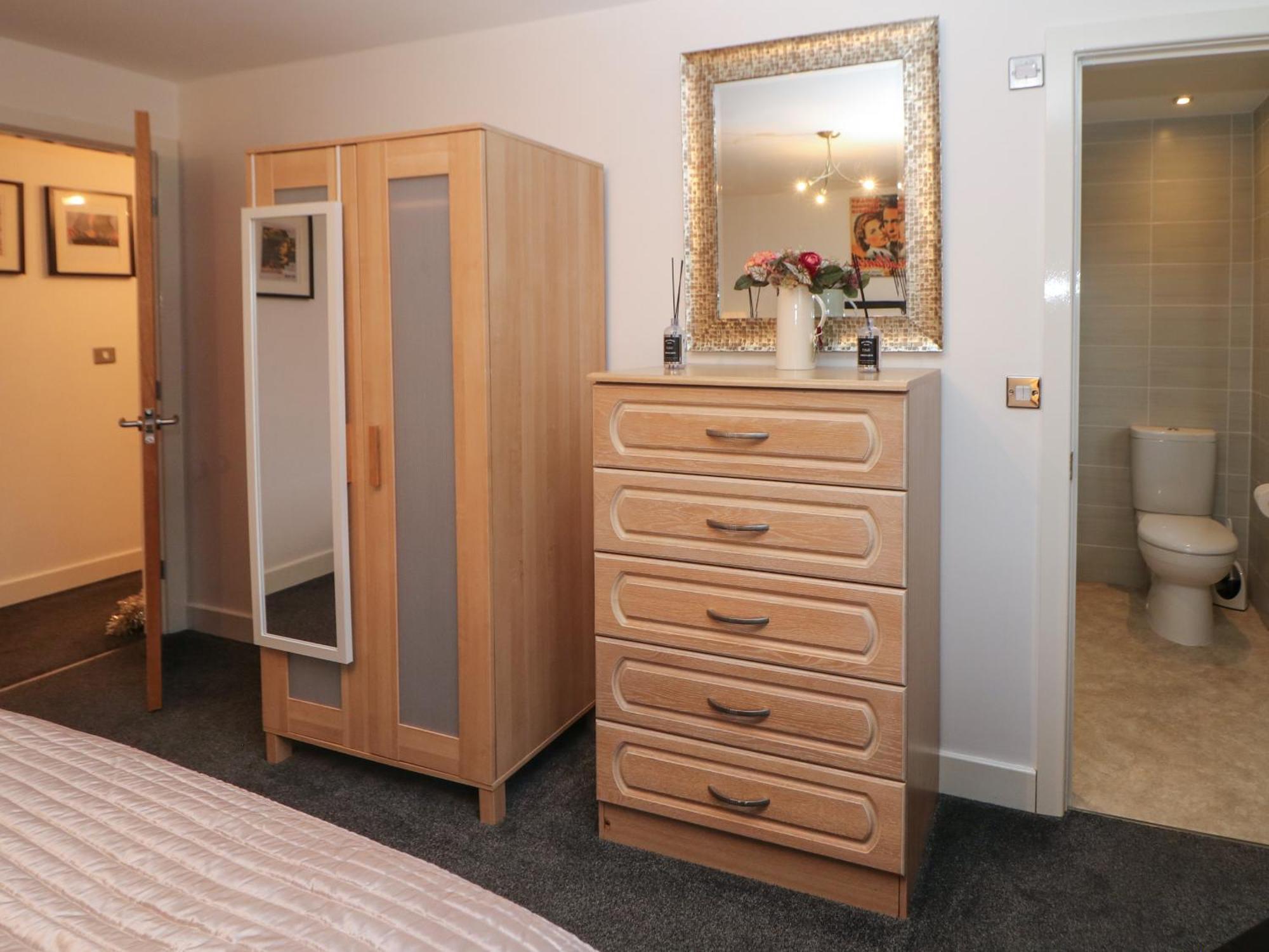 2 Carr Farm Close Glossop